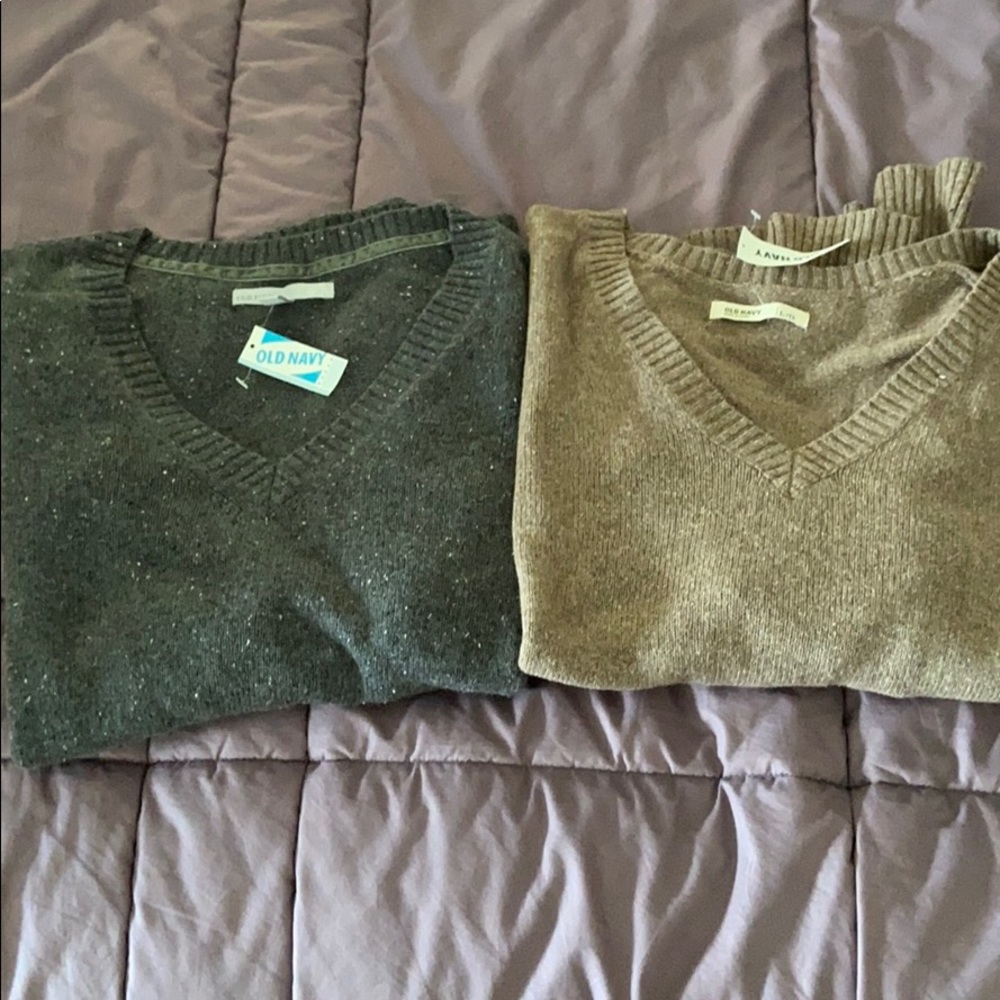 Bundle of 2 Old Navy v-neck sweaters. Large.
